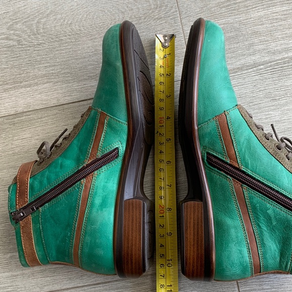 Naot Kona boot - Picture 1 of 14